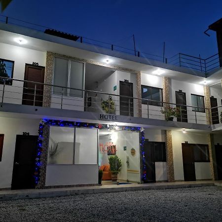 Hotel Paraiso Plaza Puerto Triunfo Exterior photo